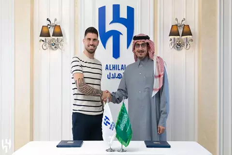 بعد تجديد عقده مع الهلال.. نيفيز: سأقدم كل شيء لهذا النادي